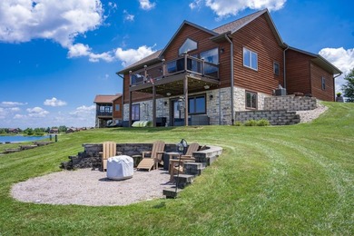 Incredible upgrades at this home on Island Lake! Enjoy a prime - photo 1