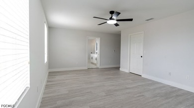 Beautifully renovated 4+Den, 2.5-bath home with a 2-car garage - photo 27