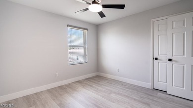 Beautifully renovated 4+Den, 2.5-bath home with a 2-car garage - photo 36