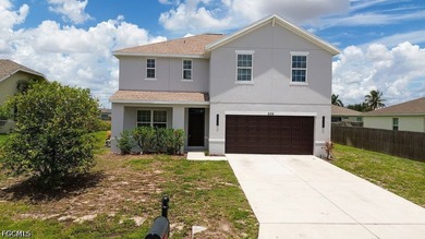 Beautifully renovated 4+Den, 2.5-bath home with a 2-car garage - photo 48