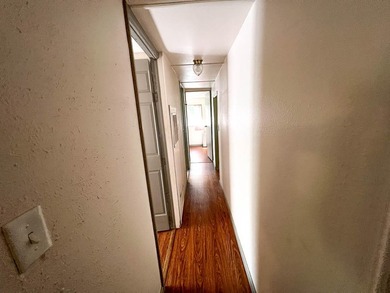 NEAR THE LAKE AND TOWN SERVICES 2 bedroom (plus bonus room that - photo 10