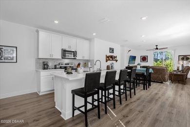 Motivated seller! This beautifully maintained, energy-efficient - photo 3