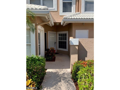 Discover easy Florida living in this beautifully updated - photo 1