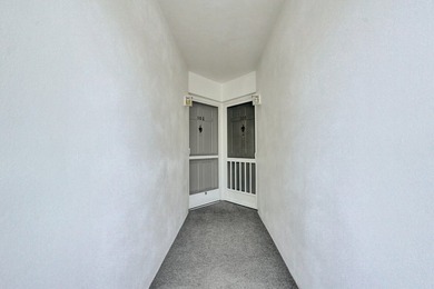 Rare 1st floor 2 bedroom, 2 bathroom condo with in unit laundry - photo 5