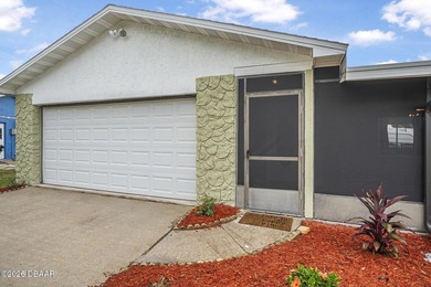 Big Lot. Big Updates. Big Opportunity! This move-in-ready Port - photo 3