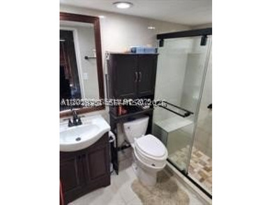 Come see an adorable 2 bedrooms and 2 bath home with a double - photo 4