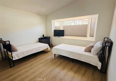 Beautifully upgraded home with view of the golf course, 18th - photo 15