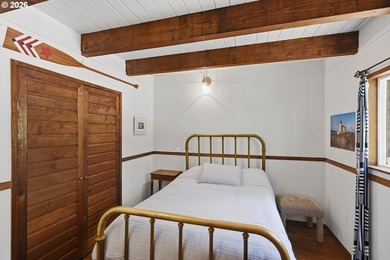 The epitome of an Oregon home - tucked away at the end of a long - photo 20