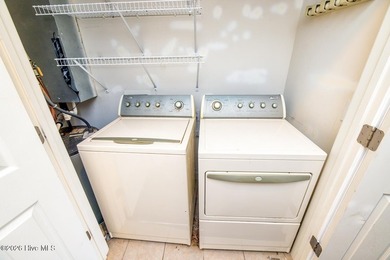Price reduced, Motivated Seller! End unit, 2nd floor, no one - photo 22