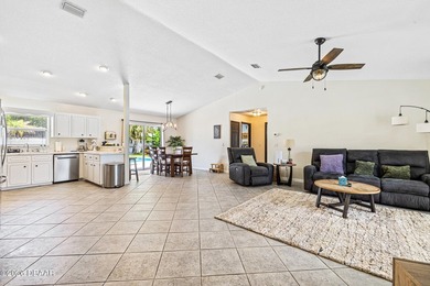 Welcome to this beautifully maintained 3-bedroom, 2-bath, 2 car - photo 8