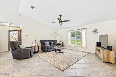 Welcome to this beautifully maintained 3-bedroom, 2-bath, 2 car - photo 9