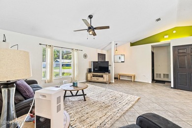 Welcome to this beautifully maintained 3-bedroom, 2-bath, 2 car - photo 10