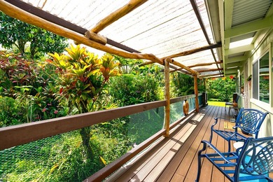Tucked away in lush tropical foliage this well-built 3-bedroom - photo 3