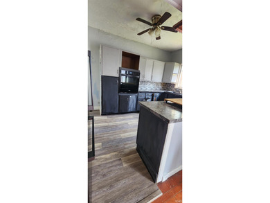 At 300 W Main Street, Syracuse, IN, discover a residential - photo 6