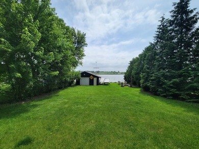 New Price! Waterfront Completely Furnished - Immaculate - photo 6