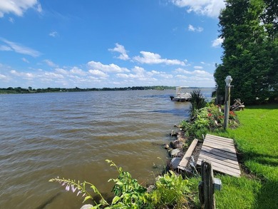 New Price! Waterfront Completely Furnished - Immaculate - photo 10