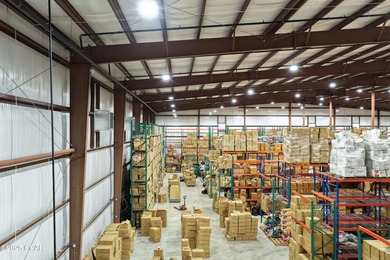 Rare opportunity to acquire a truly unique, industrial warehouse - photo 24