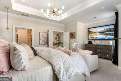 Welcome to this beautifully upgraded three-level townhouse - photo 32