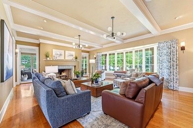 Luxurious home on 3 acres where you will enjoy private sets - photo 9