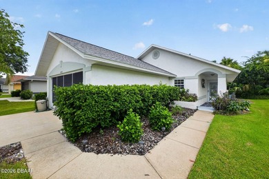 Lovingly maintained and move-in ready, this charming 3-bedroom - photo 2