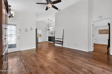 Lovingly maintained and move-in ready, this charming 3-bedroom - photo 5