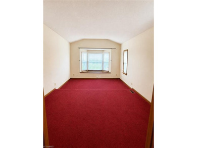 Beautiful gem with tons of potential! This 3-bedroom, 2-bath - photo 8
