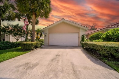 (private lake, pond, creek) Townhome/Townhouse For Sale in West Palm Beach Florida