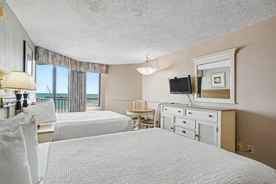 Direct oceanfront 2BR/2BA lock-out unit with awesome views and - photo 12