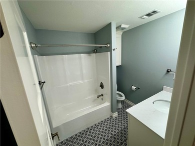 Secluded country living in Flint Ridge's gated community. 2,450 - photo 13