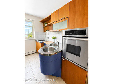 Welcome to this beautiful updated 2-bedroom, 2-bath second-floor - photo 13