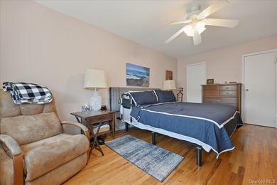 Well maintained three bedroom 1.5 bath triplex home with central - photo 16