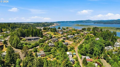 Located on the desirable Telegraph Hill in Coos Bay, this rare - photo 19