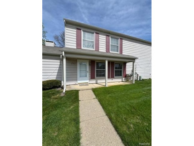 Lake Condo For Sale in Lake Orion, Michigan
