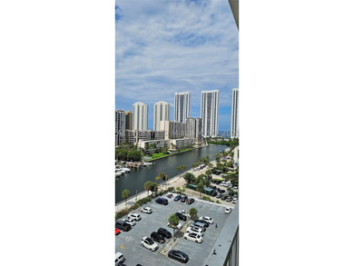 Excellent view of the city of Sunny Isles, Canal, and - photo 2
