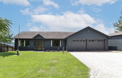 Welcome to Serenity House, where million-dollar views of Pomme - photo 4