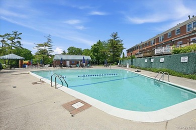 Well maintained three bedroom 1.5 bath triplex home with central - photo 30