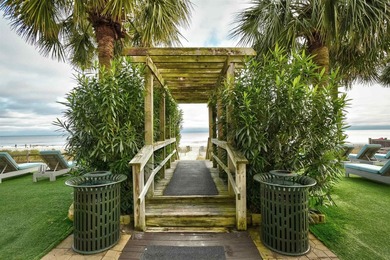 Direct oceanfront 2BR/2BA lock-out unit with awesome views and - photo 32