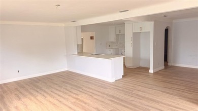 Investor Special with Endless Potential on an Oversized Lot! Due - photo 5