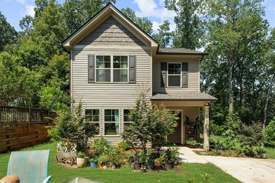 Welcome to 6425 Dogwood Way, a beautifully maintained home - photo 2