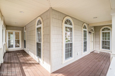 Location, location, location! Come see your new charming coastal - photo 2