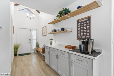 Discover your own private Florida retreat on an oversized - photo 3
