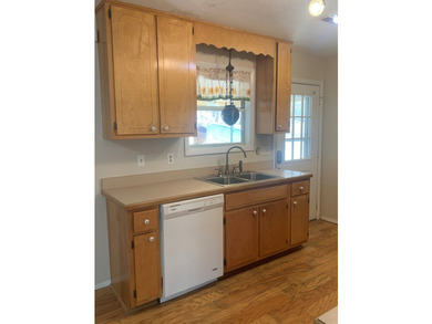 Spacious 3-bedroom, 2-bath home offering 2029 sq ft in a - photo 15