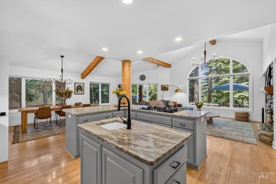 Timeless mountain lodge coupled with new mountain modern - photo 17