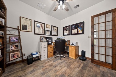 Luxury Lake Front 5 bed 3.5 bath home nestled at the south end - photo 19