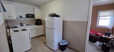 Prime downtown commercial building offering 1,892 sq ft of - photo 20