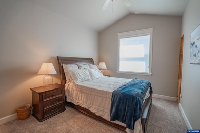 Rare opportunity to own a stunning furnished lakefront townhome - photo 20