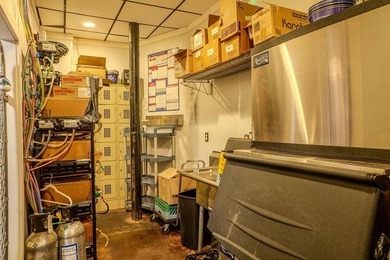 Opportunity for Lease or Purchase. This building has tremendous - photo 22