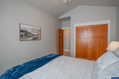 Rare opportunity to own a stunning furnished lakefront townhome - photo 22