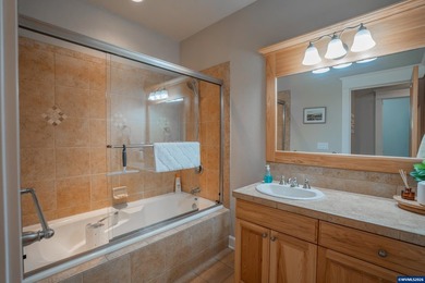 Rare opportunity to own a stunning furnished lakefront townhome - photo 23
