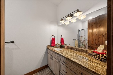 Luxury Lake Front 5 bed 3.5 bath home nestled at the south end - photo 24